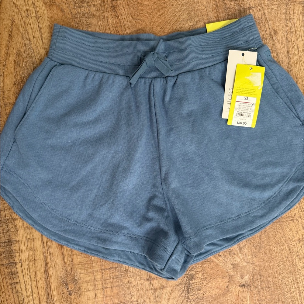 All In Motion Women's White Athletic Shorts - Lightweight Comfort with pockets